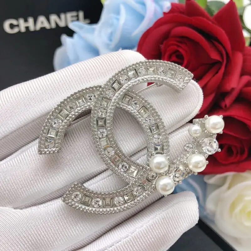 chanel brooches pour femme s_12057a14